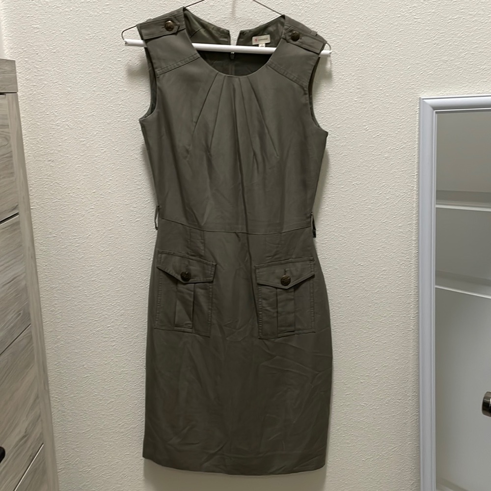 Cremieux size 2 dress. Forest green, sleeveless, knee length